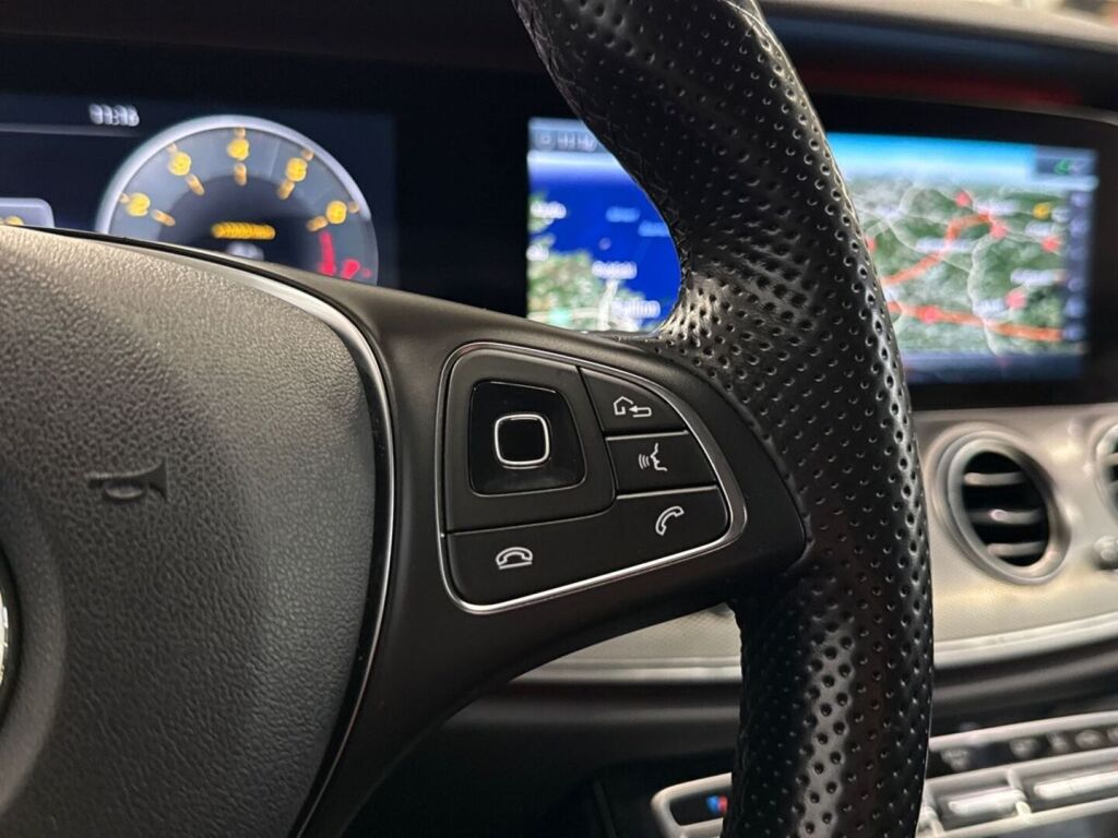 Mercedes-Benz E 2016 Musta