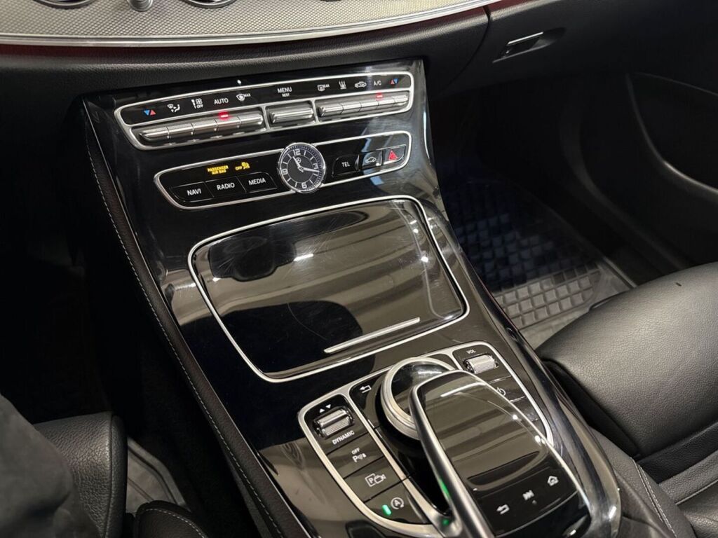 Mercedes-Benz E 2016 Musta