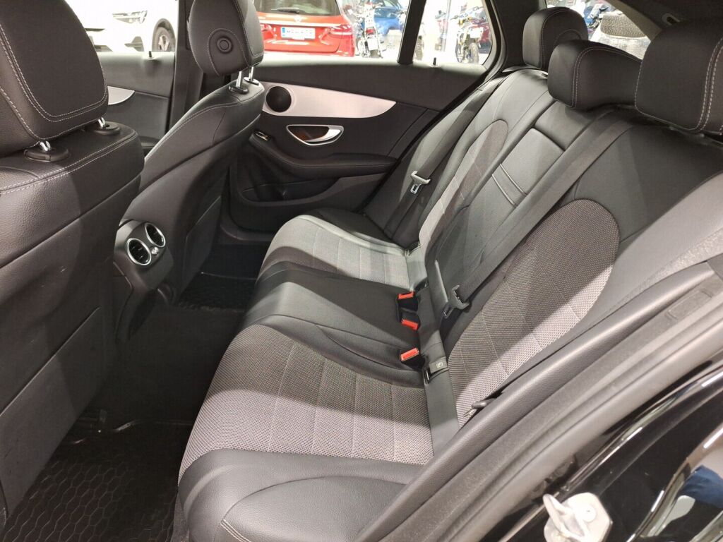 Mercedes-Benz C 2020 Musta