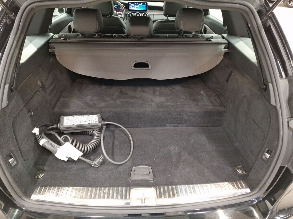 Mercedes-Benz C 2020 Musta