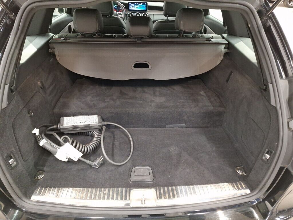 Mercedes-Benz C 2020 Musta