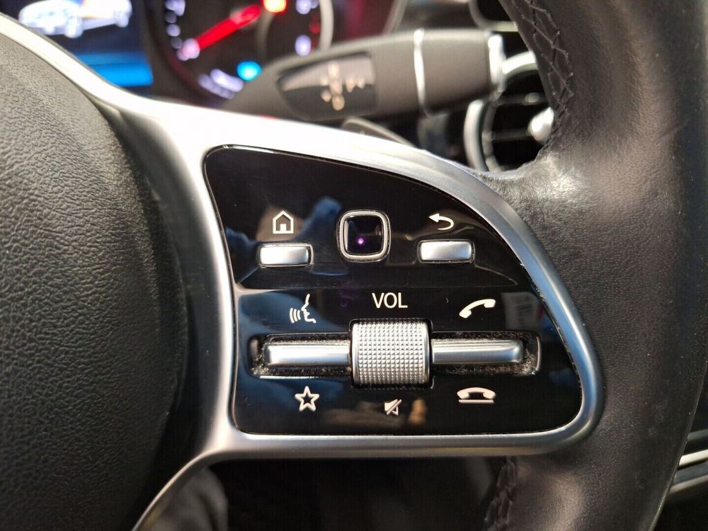 Mercedes-Benz C 2020 Musta