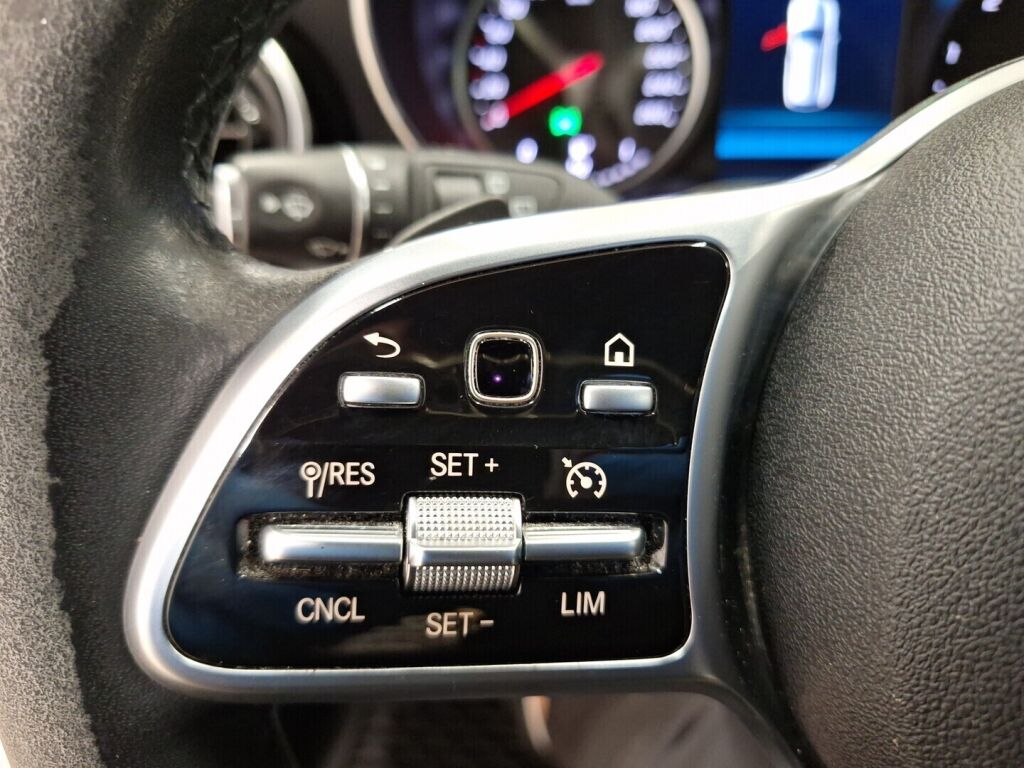 Mercedes-Benz C 2020 Musta