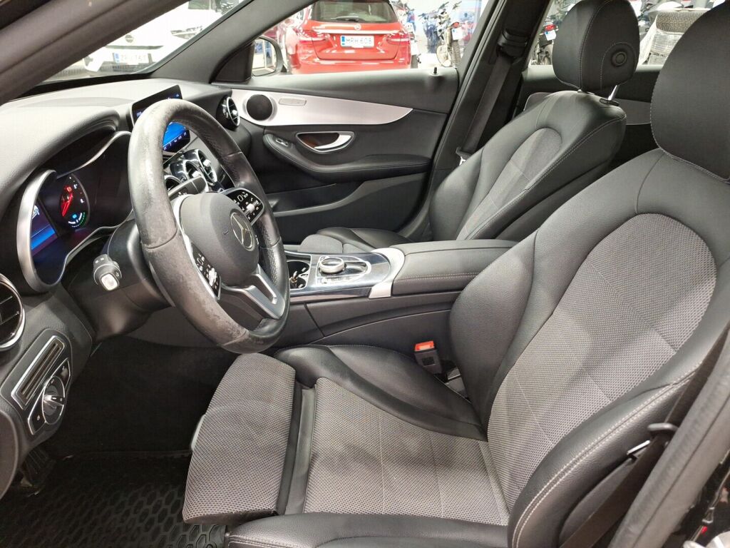 Mercedes-Benz C 2020 Musta