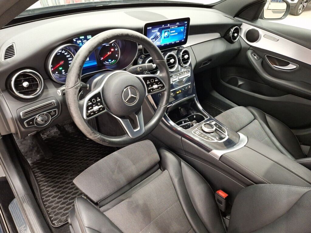 Mercedes-Benz C 2020 Musta