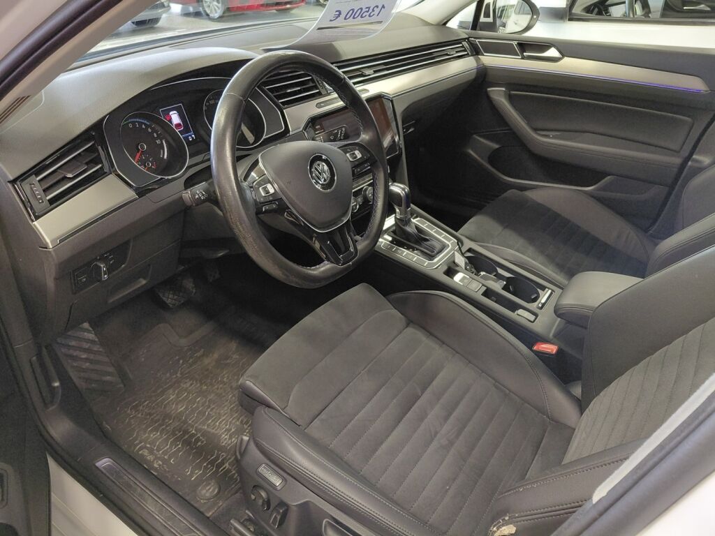 Volkswagen Passat 2018 Valkoinen
