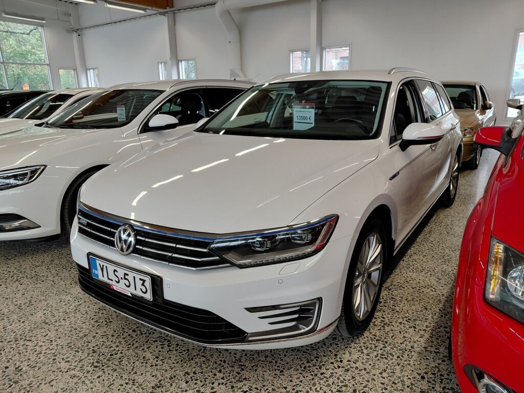 Volkswagen Passat 2018 Valkoinen