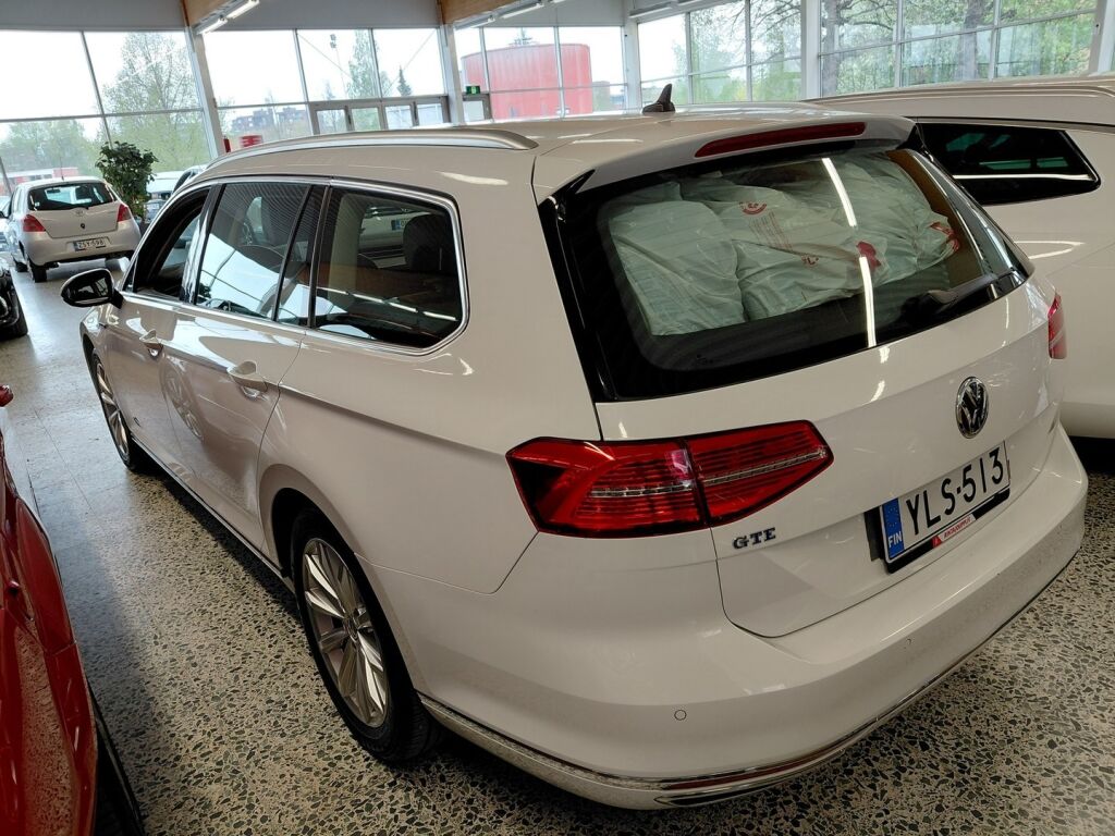 Volkswagen Passat 2018 Valkoinen