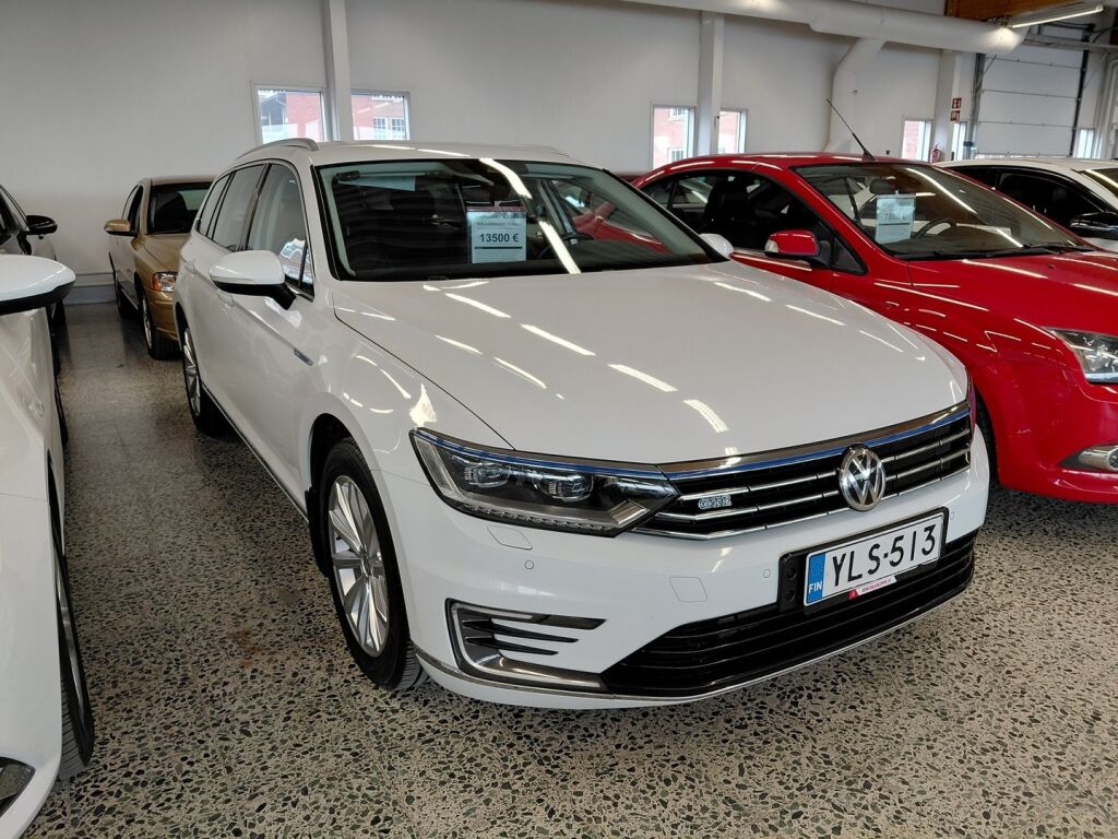 Volkswagen Passat 2018 Valkoinen
