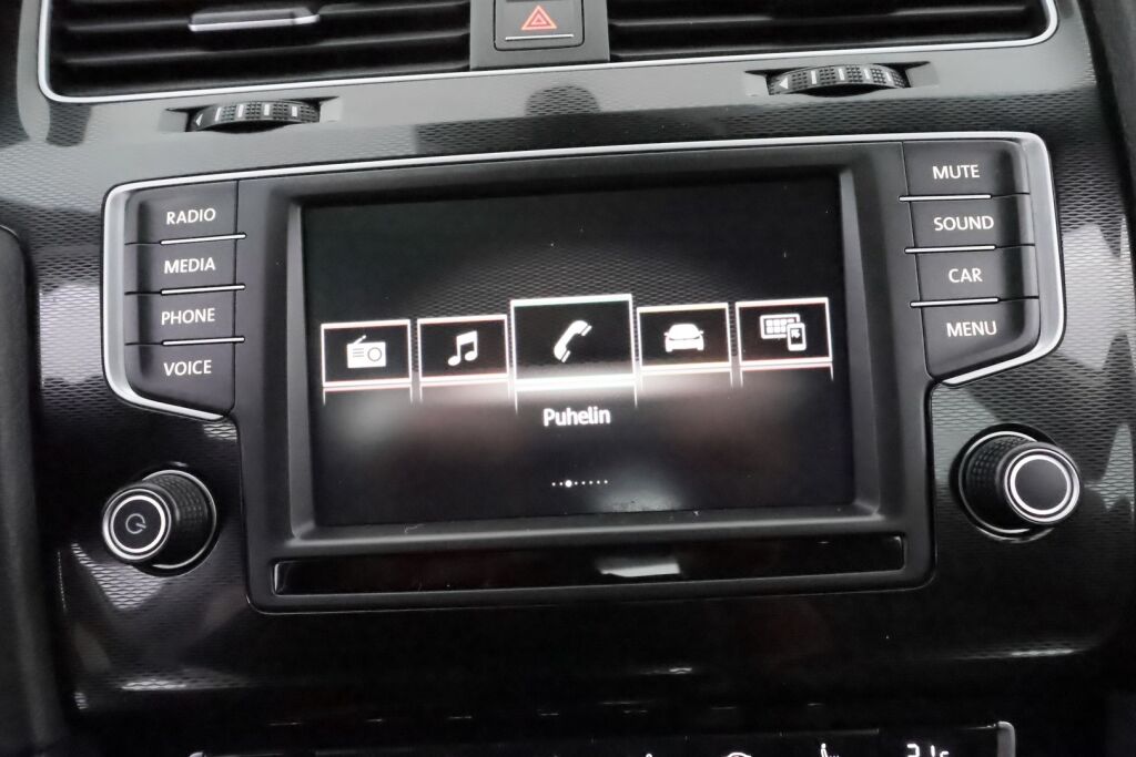 Volkswagen Golf 2016 Valkoinen