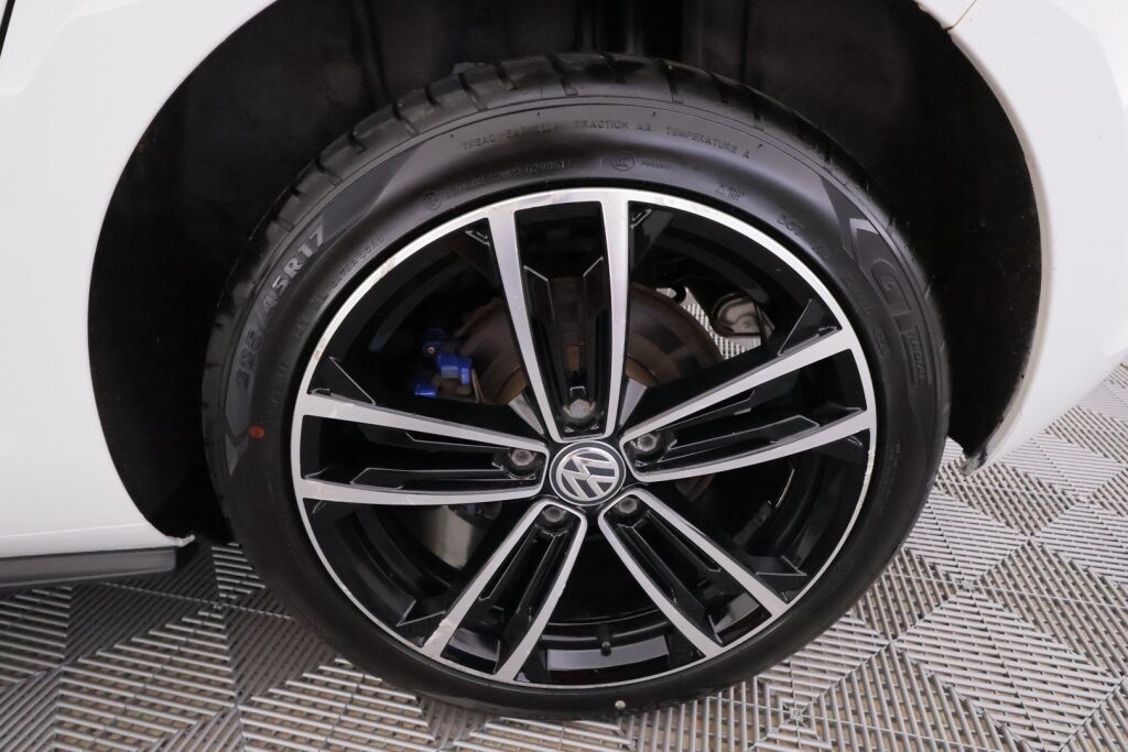 Volkswagen Golf 2016 Valkoinen