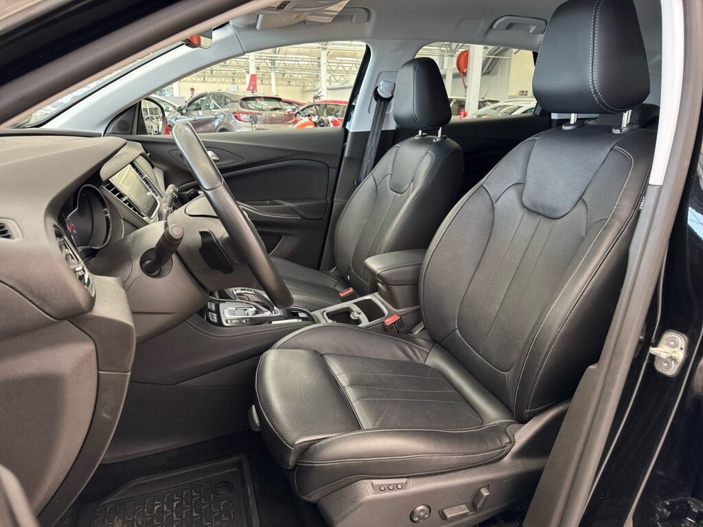 Opel Grandland X 2020 Musta