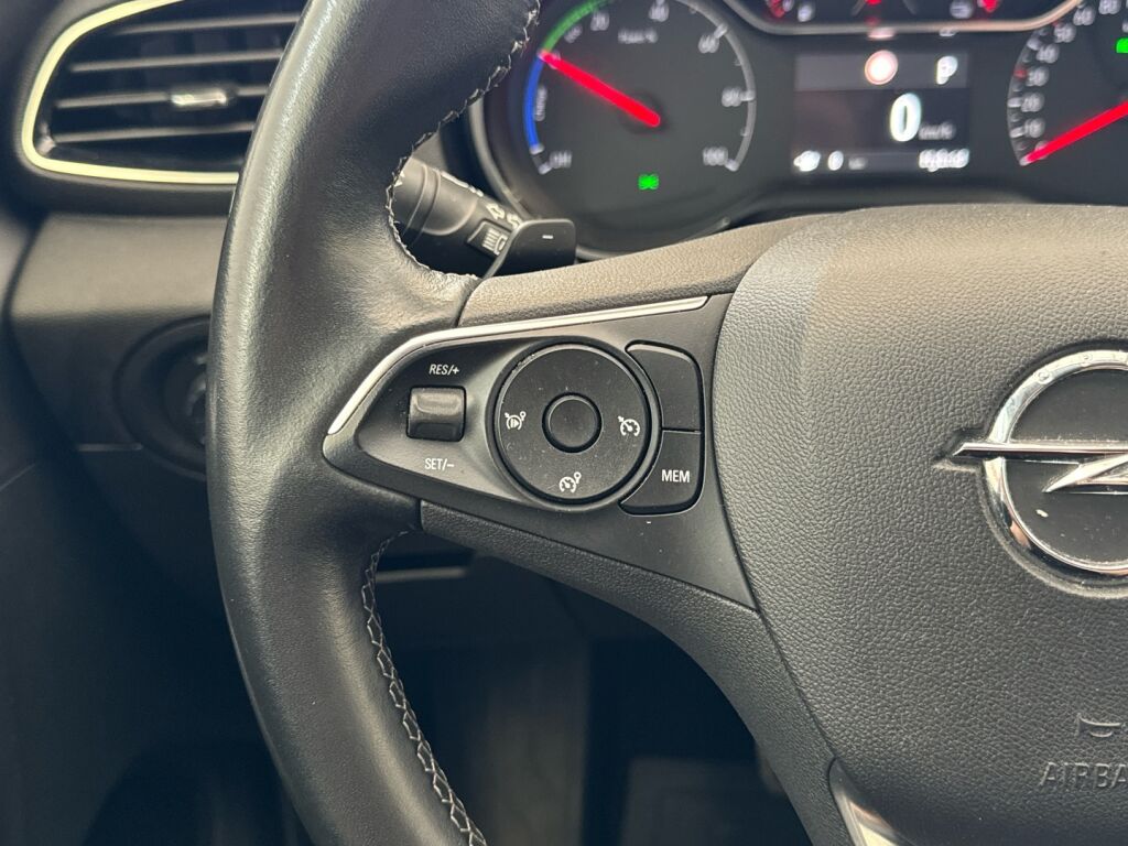 Opel Grandland X 2020 Musta