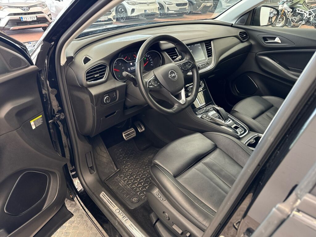 Opel Grandland X 2020 Musta