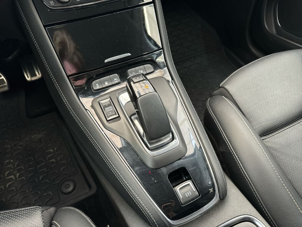 Opel Grandland X 2020 Musta