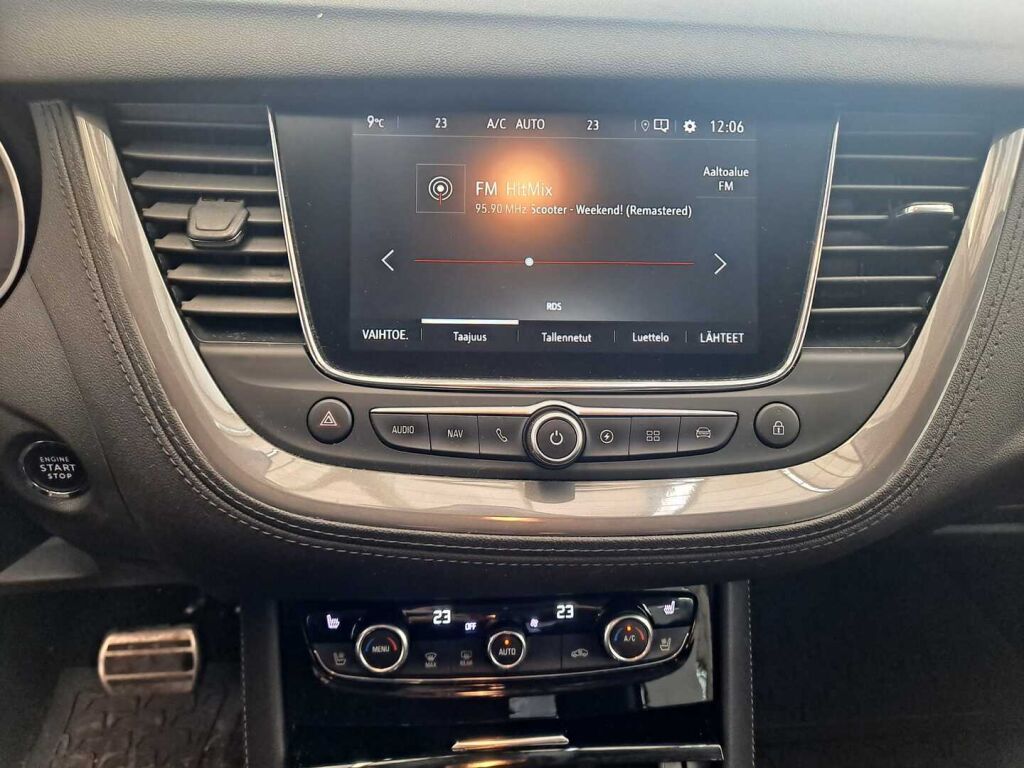 Opel Grandland X 2020 Musta