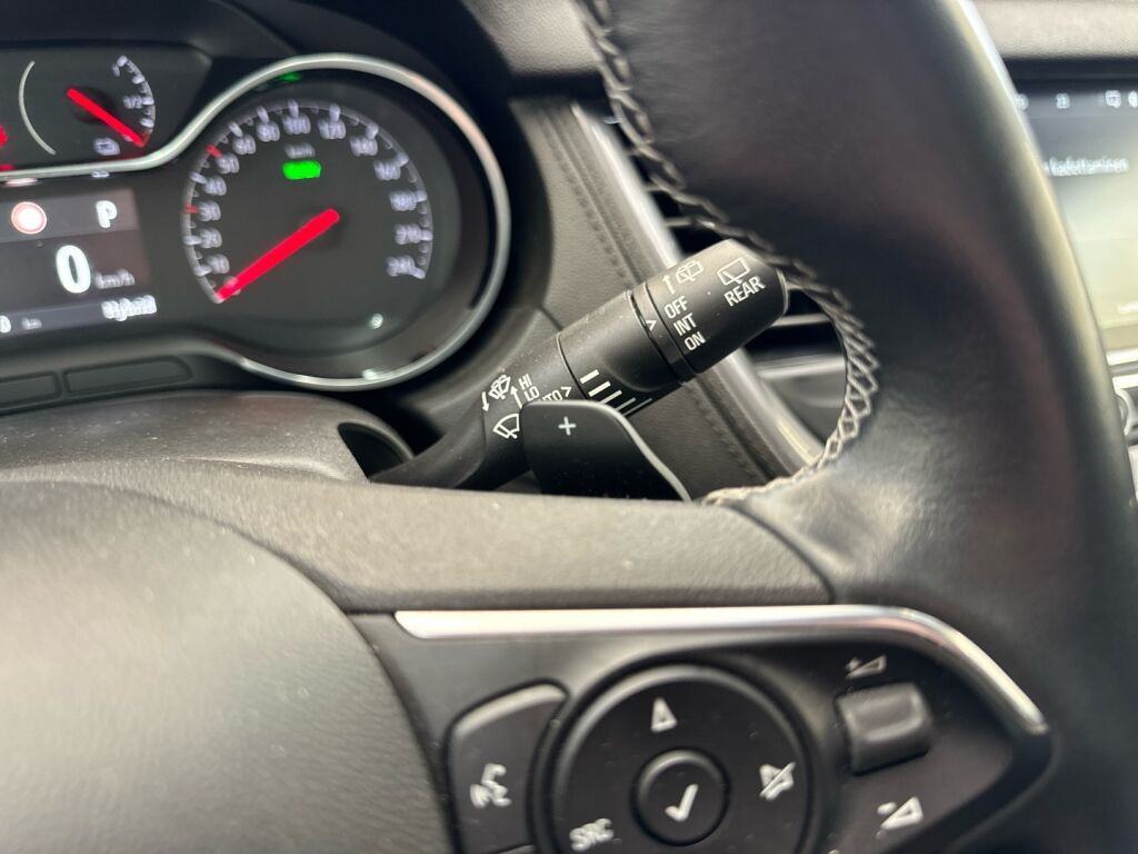 Opel Grandland X 2020 Musta