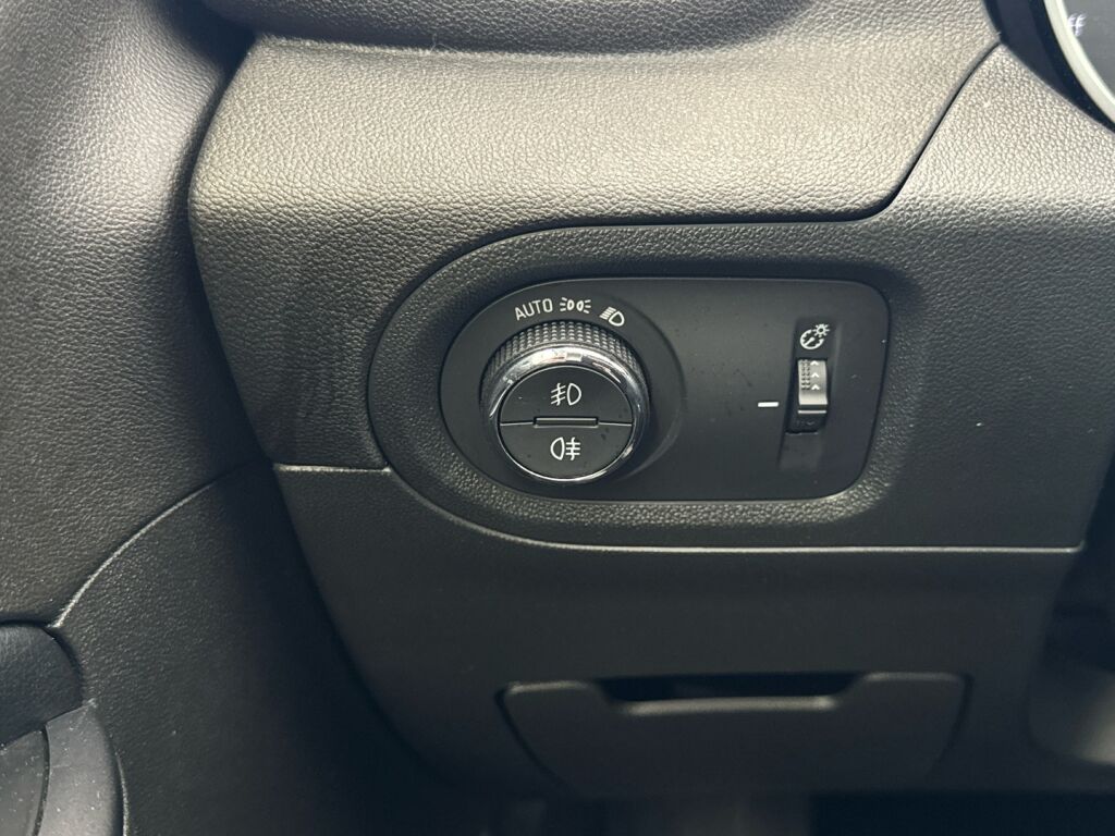 Opel Grandland X 2020 Musta