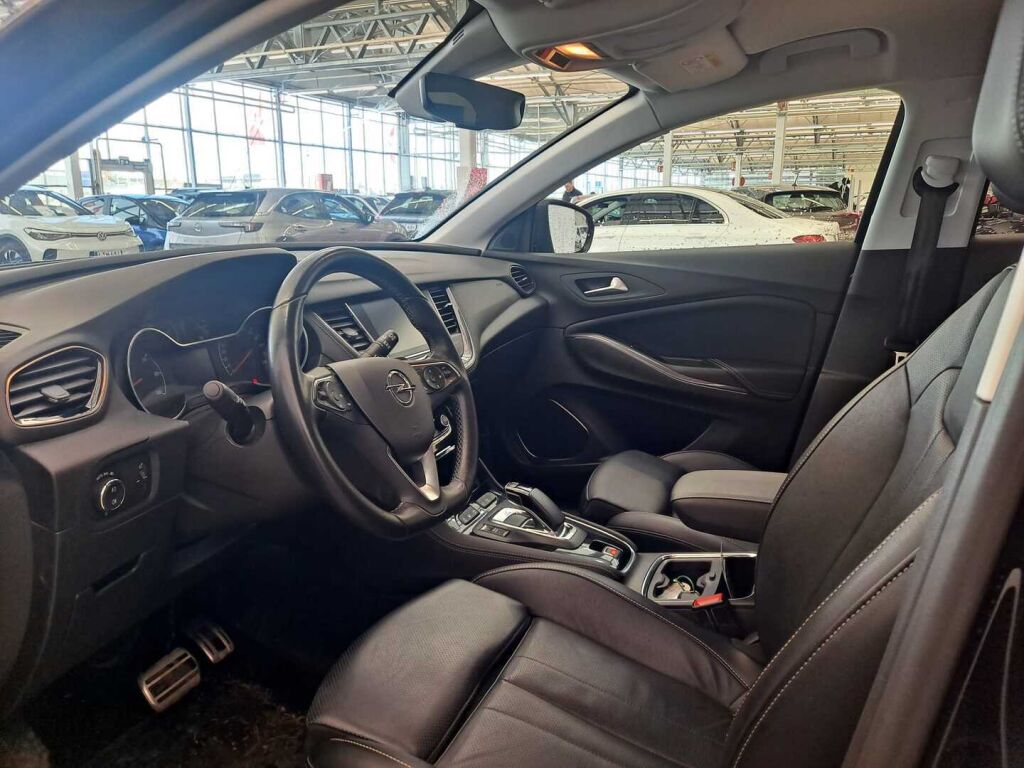 Opel Grandland X 2020 Musta
