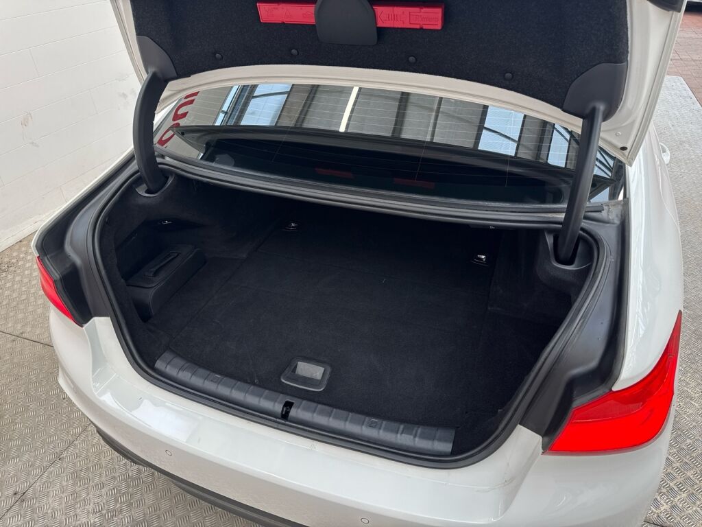 BMW 530 2020 Valkoinen