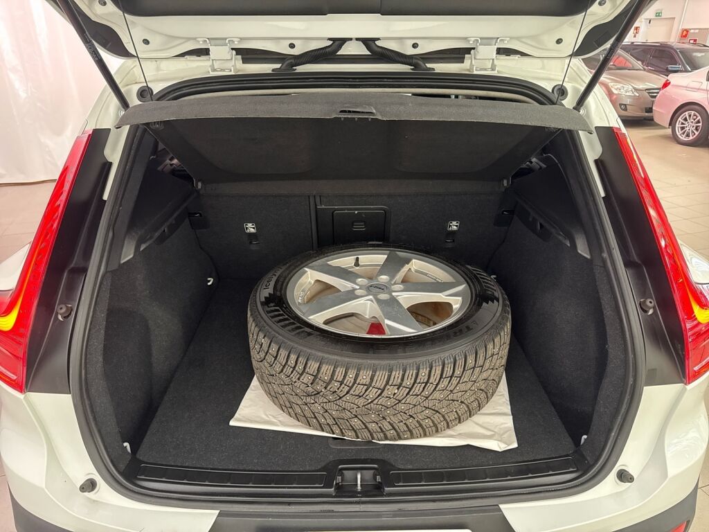 Volvo XC40 2020 Valkoinen