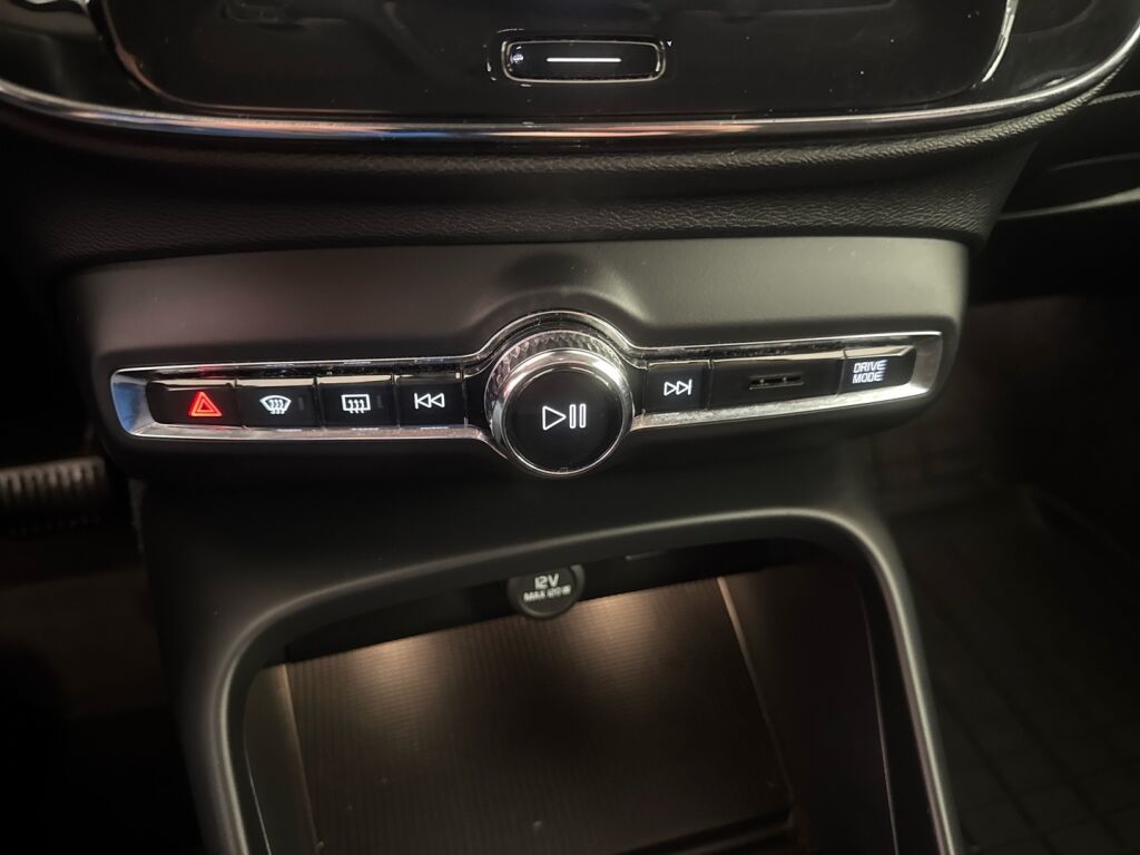 Volvo XC40 2020 Valkoinen