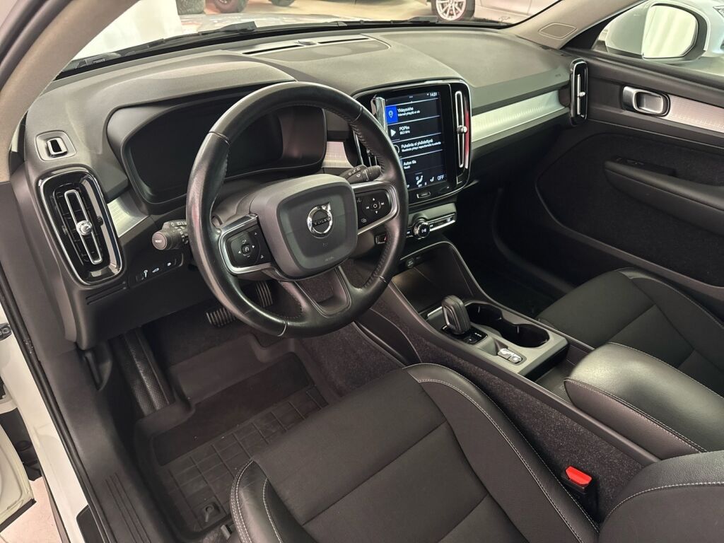 Volvo XC40 2020 Valkoinen