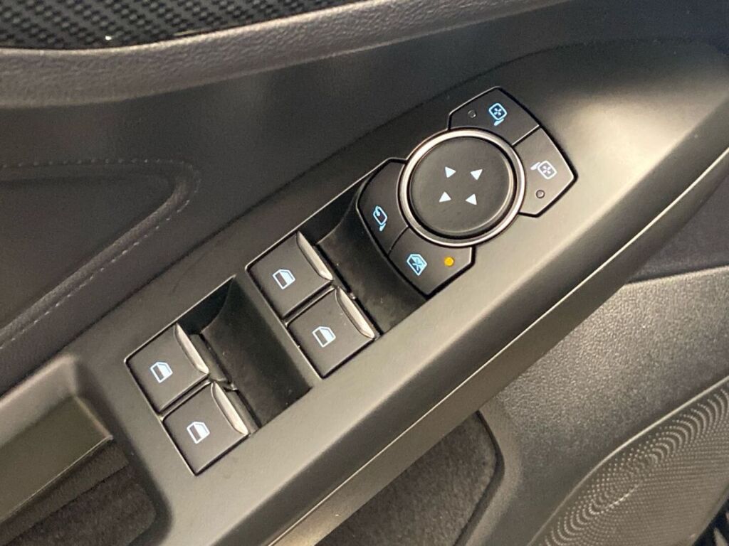 Ford Focus 2020 Musta