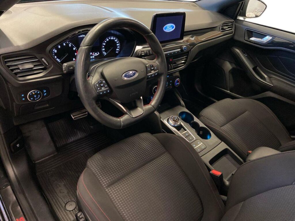 Ford Focus 2020 Musta