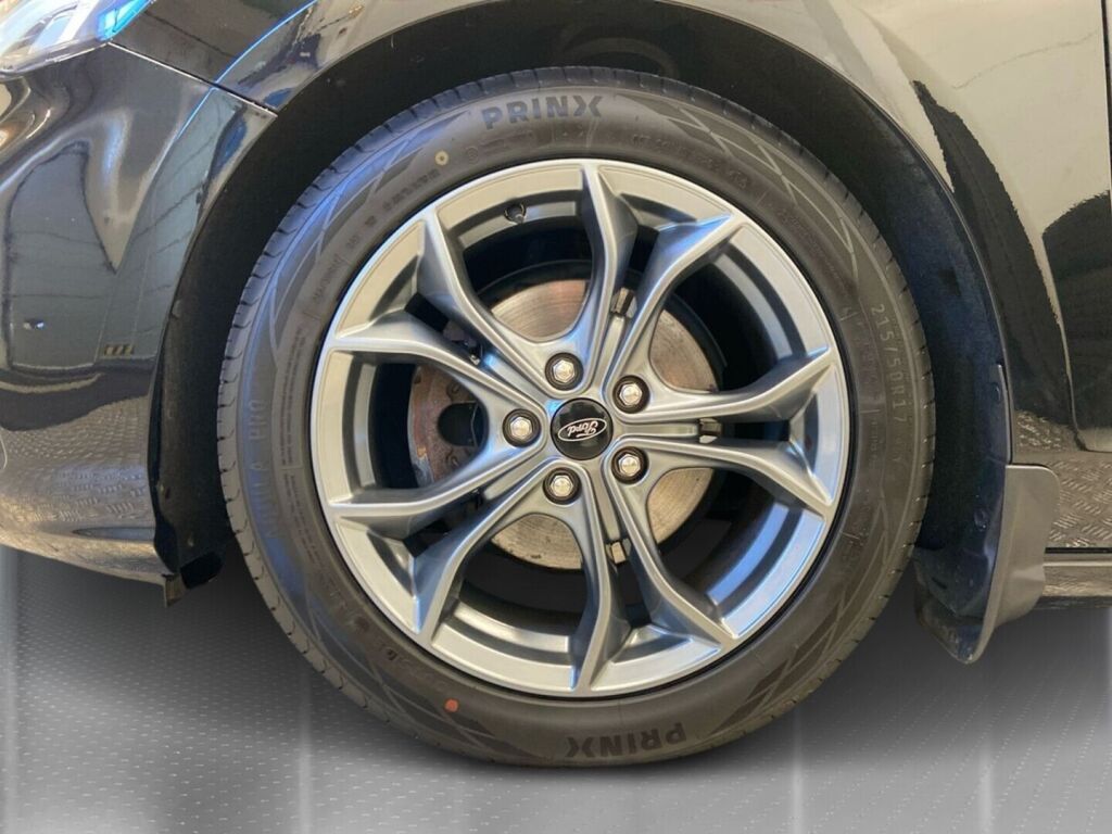 Ford Focus 2020 Musta