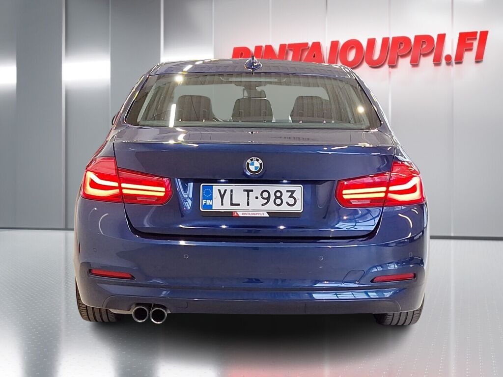 BMW 330 2017 Sininen