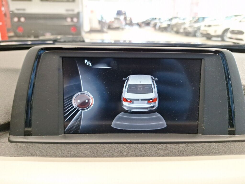 BMW 330 2017 Sininen