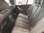 BMW 330 2017 Sininen