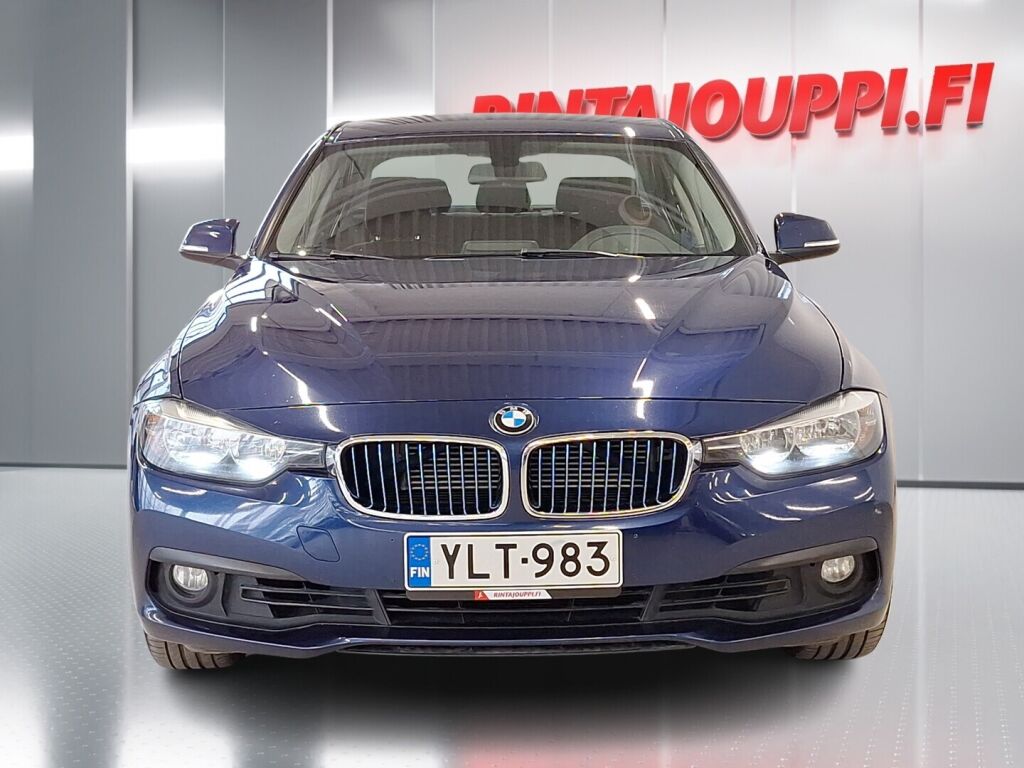 BMW 330 2017 Sininen