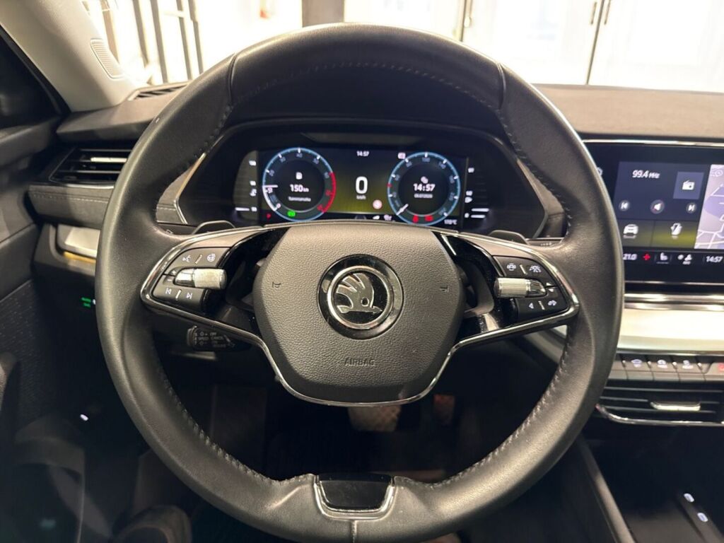 Skoda Octavia 2022 Valkoinen