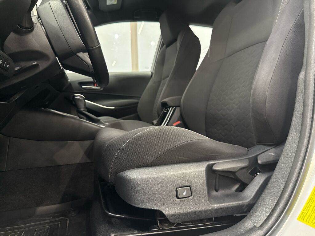 Toyota Corolla 2022 Valkoinen