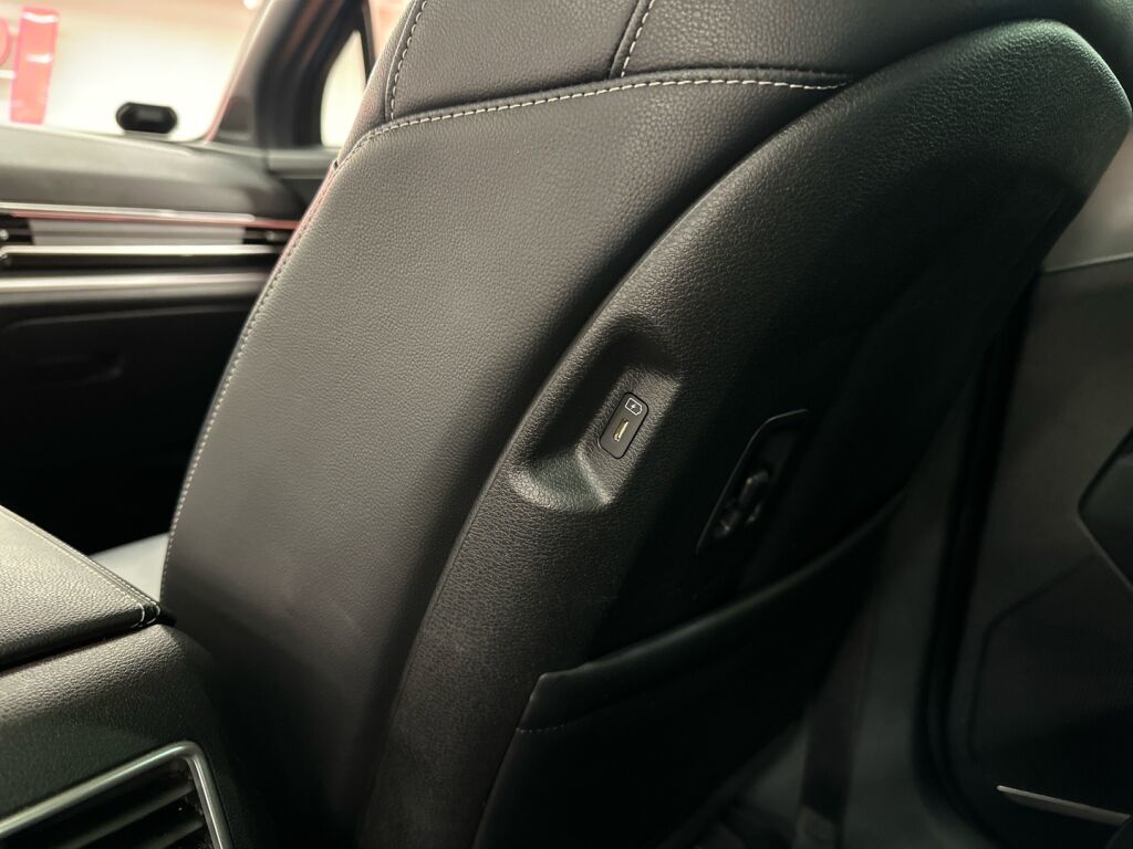 Kia Sportage 2022 Musta