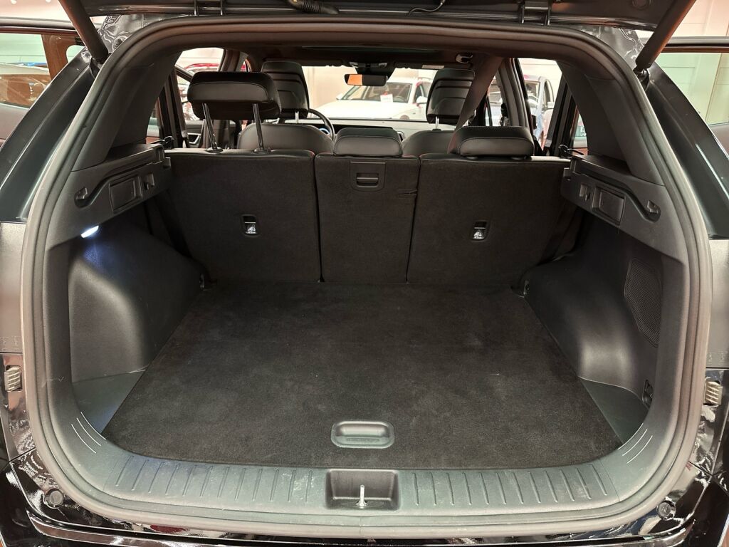 Kia Sportage 2022 Musta