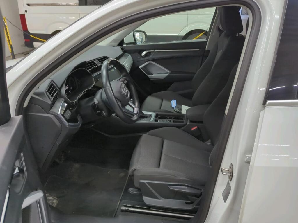 Audi Q3 2022 Valkoinen
