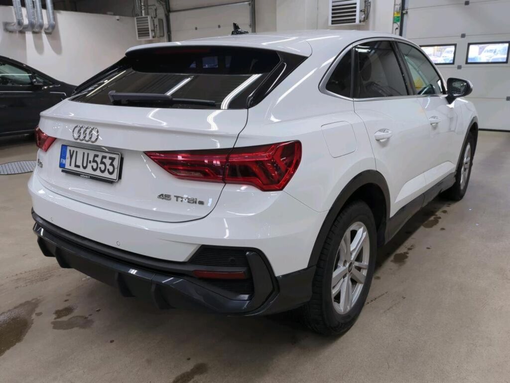 Audi Q3 2022 Valkoinen