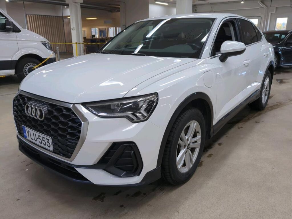 Audi Q3 2022 Valkoinen