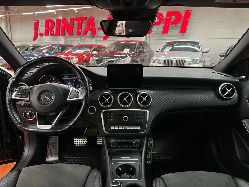 Mercedes-Benz A 2017 Musta