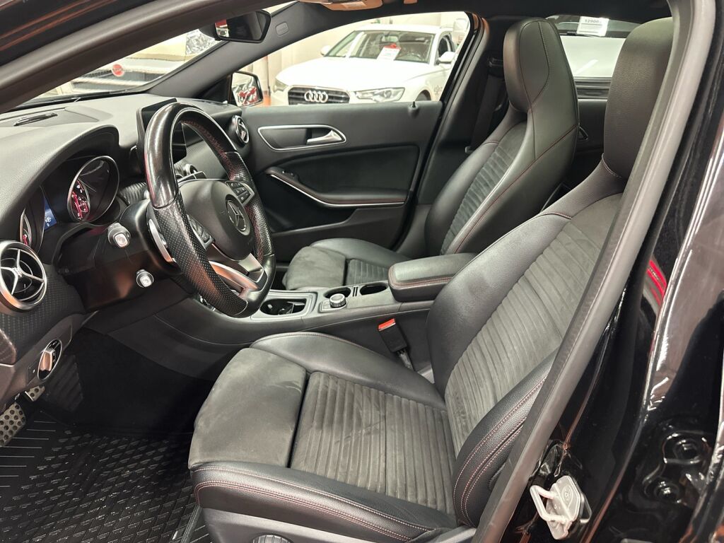 Mercedes-Benz A 2017 Musta