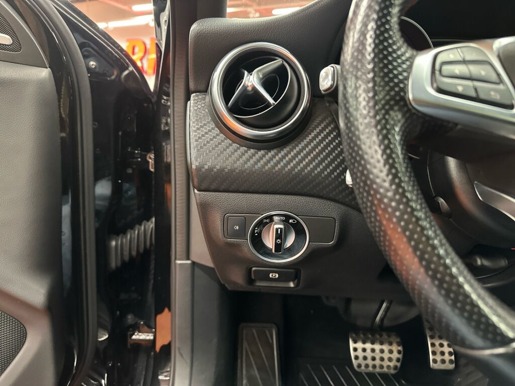 Mercedes-Benz A 2017 Musta