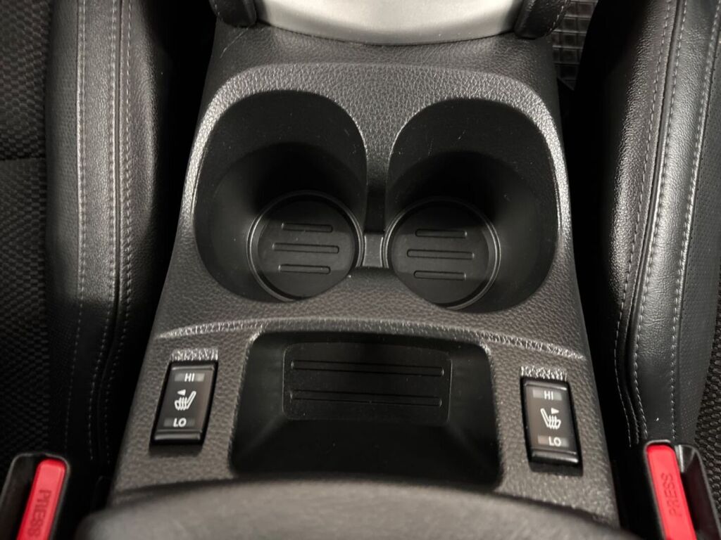 Nissan Qashqai 2015 Punainen