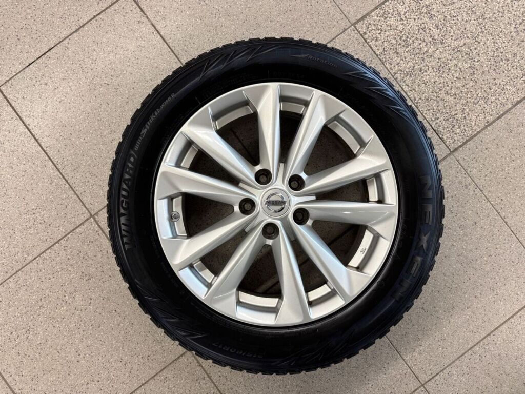 Nissan Qashqai 2015 Punainen