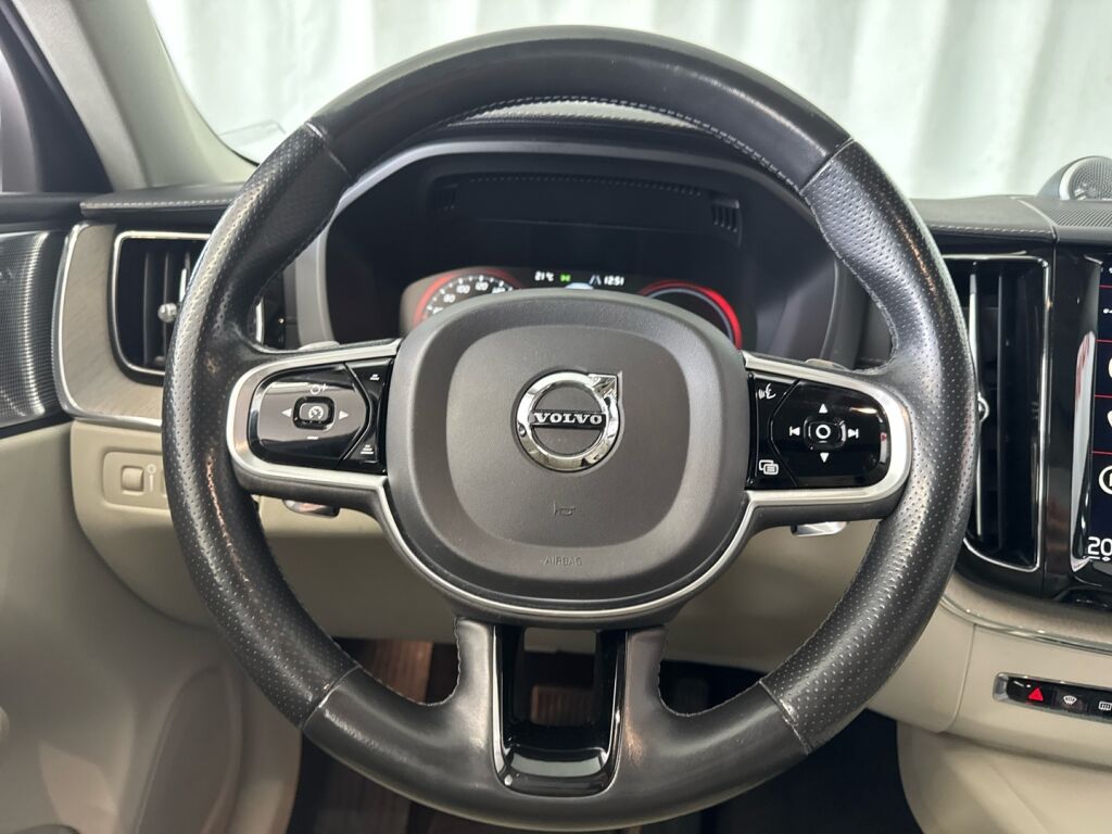 Volvo XC60 2018 Harmaa