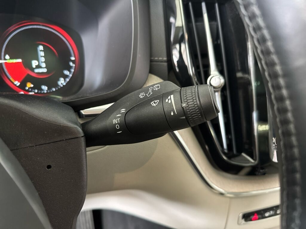 Volvo XC60 2018 Harmaa
