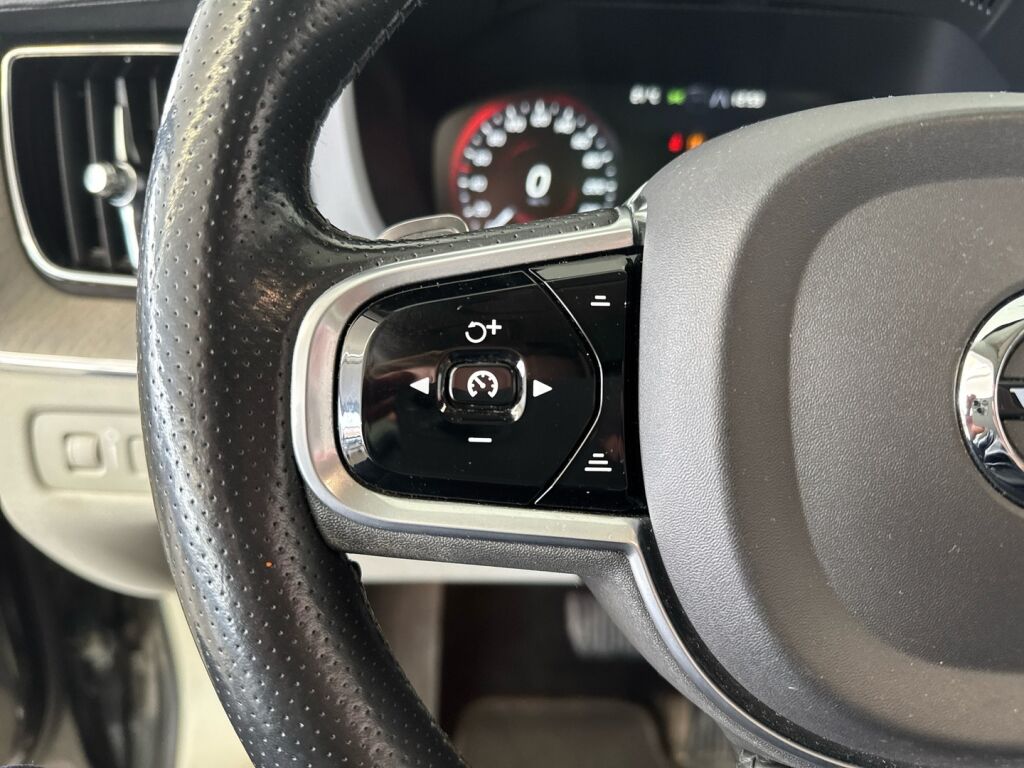 Volvo XC60 2018 Harmaa