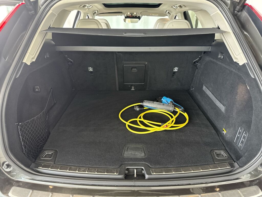 Volvo XC60 2018 Harmaa